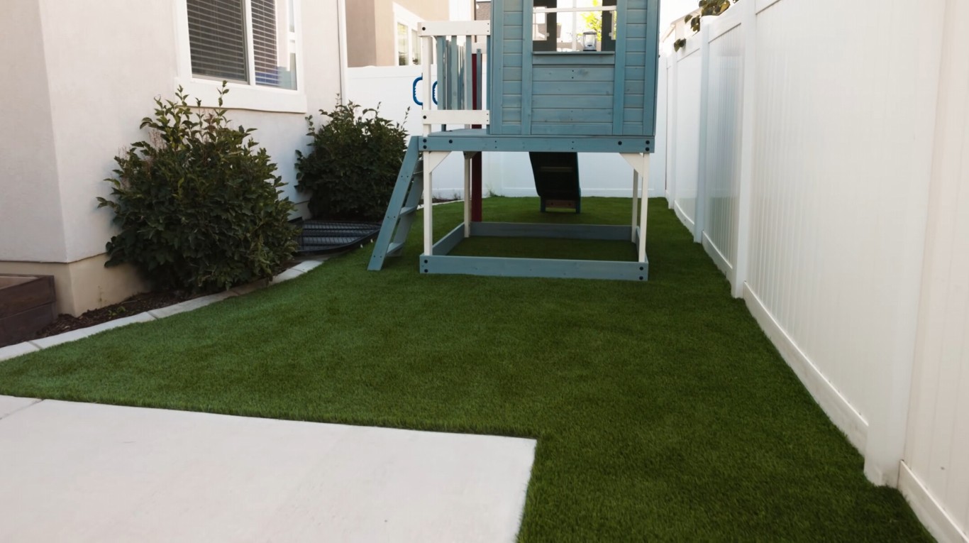 Artificial turf installation in Town 'n' Country, FL for low-maintenance lawns